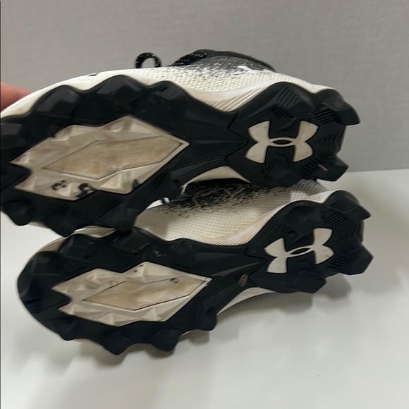 Under Armour Black and White Sneakers with Modern Speckle Design - Picture 2 of 6